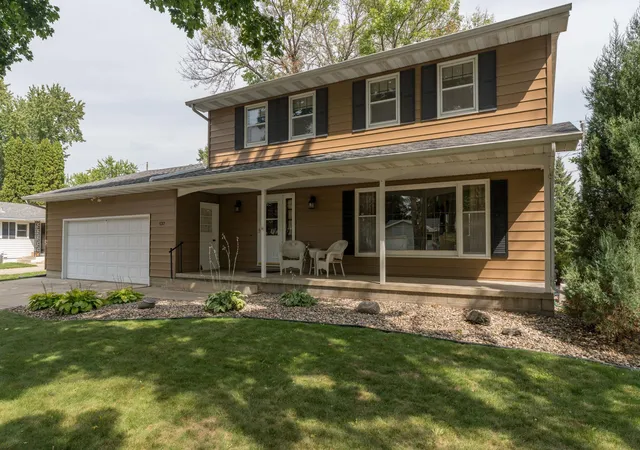 Photo 1 of Single family home for sale at 137 Marabou Dr, Mankato, MN 56001 | MLS# 7144713 | Listing updated on 2026-09-16