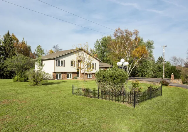 Photo 3 of Single family home for sale at 40498 County Rd 168, Melrose, MN 56352 | MLS# 7144724 | Listing updated on 2026-10-22