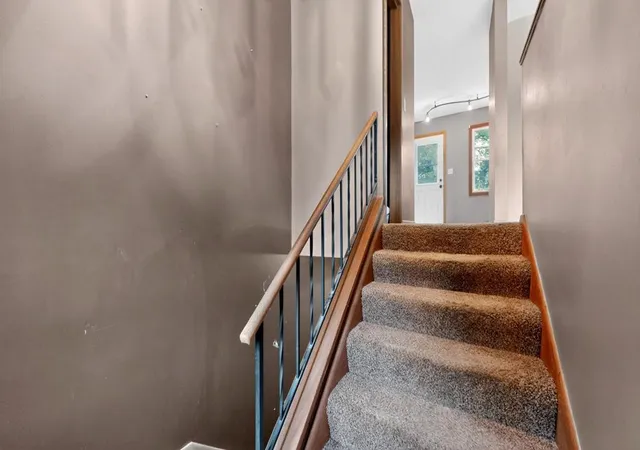 Photo 3 of Single family home for sale at 1620 9th Avenue Se, Rochester, MN 55904 | MLS# 7144733 | Listing updated on 2026-09-21