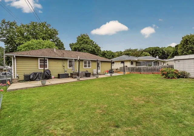 Photo 3 of Single family home for sale at 1426 13th Avenue NE, Rochester, MN 55906 | MLS# 7144743 | Listing updated on 2026-09-18