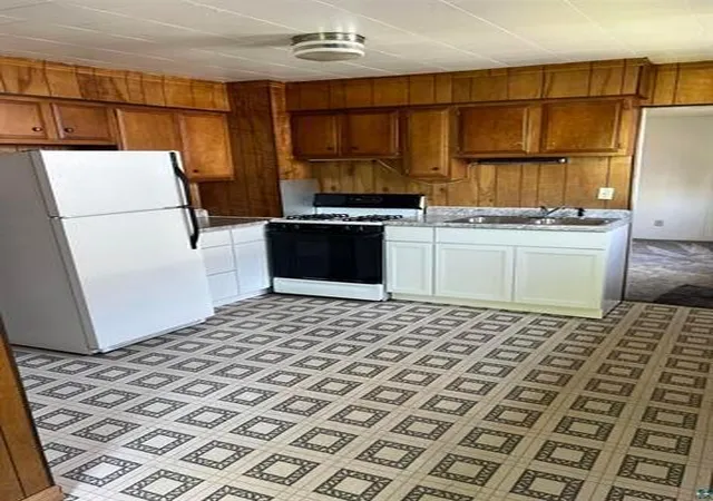 Photo 2 of Sale Pending at 215 Walnut Ave, Carlton, MN 55718 | MLS# 7144763 | Listing updated on 2026-09-19