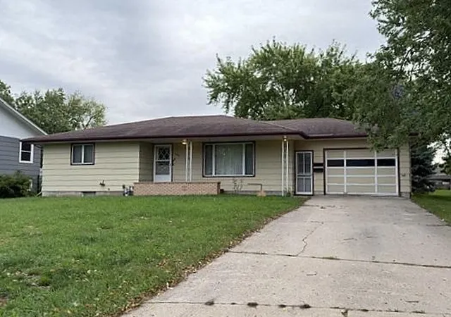 Photo 1 of Single family home for sale at 1421 12th Street, Windom, MN 56101 | MLS# 7144798 | Listing updated on 2026-09-16