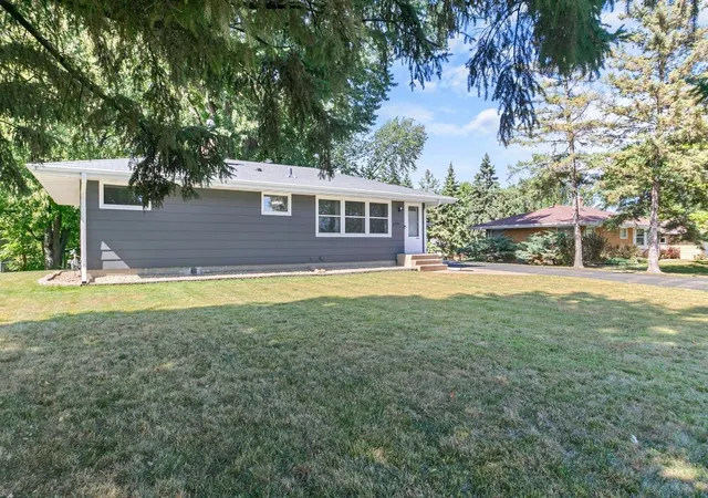 Photo 3 of Single family home for sale at 2727 Woodbridge St, Saint Paul, MN 55113 | MLS# 7144801 | Listing updated on 2026-10-06
