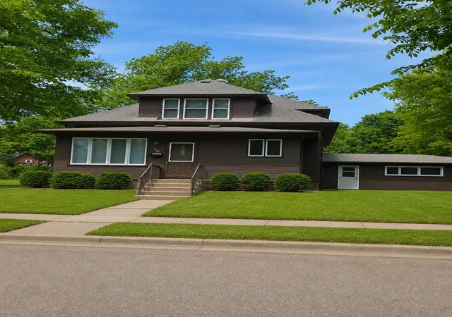 Photo 1 of Single family home for sale at 824 4th Street Se, Willmar, MN 56201 | MLS# 7144819 | Listing updated on 2026-09-16