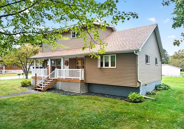Photo 3 of Single family home for sale at 11800 Oak St, Chisago City, MN 55013 | MLS# 7144822 | Listing updated on 2026-10-20