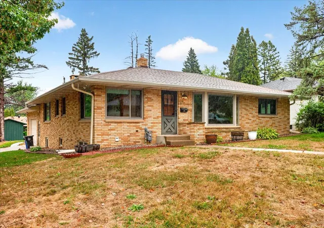 Single family home for sale at 781 Iowa Ave E, Saint Paul, MN 55106 | MLS# 7144834