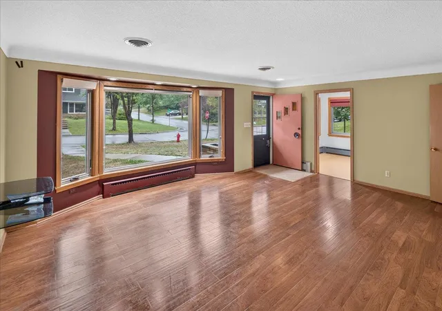 Photo 4 of Single family home for sale at 781 Iowa Ave E, Saint Paul, MN 55106 | MLS# 7144834 | Listing updated on 2026-09-20
