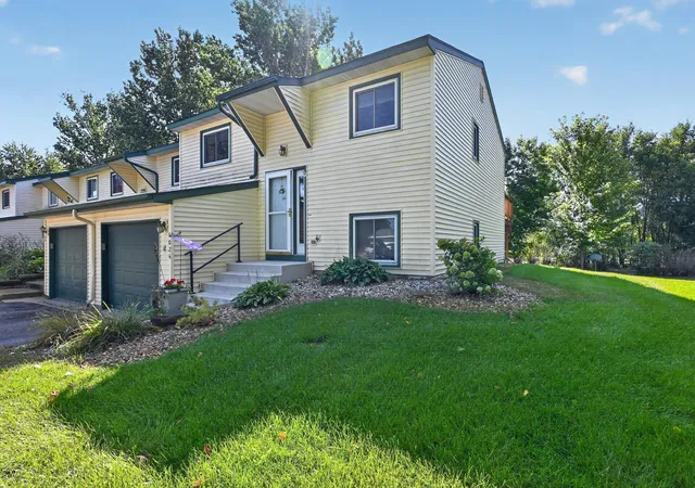 Photo 3 of Single family home for sale at 1024 Bridgeport Ln NW, Alexandria, MN 56308 | MLS# 7144835 | Listing updated on 2026-10-01