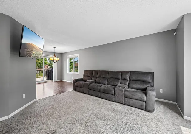 Photo 4 of Single family home for sale at 905 Walnut St, Farmington, MN 55024 | MLS# 7144841 | Listing updated on 2026-10-10