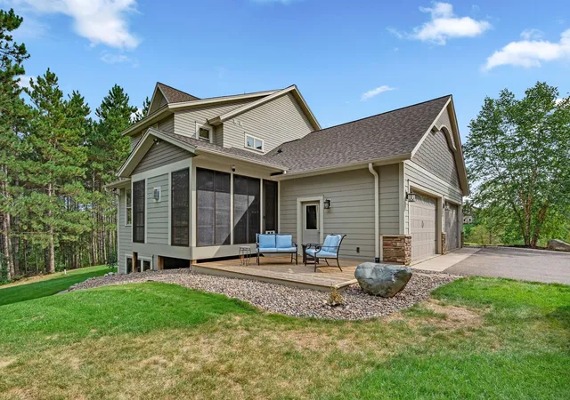 Photo 4 of Single family home for sale at 1346 Birch Park Ridge, Houlton, WI 54082 | MLS# 7144869 | Listing updated on 2026-09-25