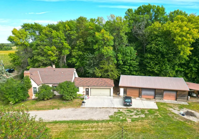 Photo 3 of Single family home for sale at 5922 Elder Ave Nw, Maple Lake, MN 55358 | MLS# 7144871 | Listing updated on 2026-10-06
