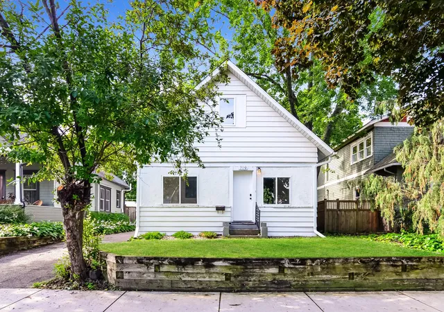 Photo 1 of Single family home for sale at 719 W 40th Street, Minneapolis, MN 55409 | MLS# 7144884 | Listing updated on 2026-09-17