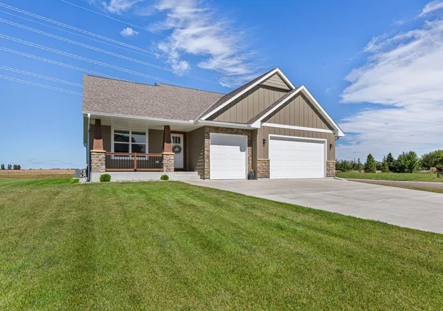 Photo 2 of Single family home for sale at 10 Sunset Ct, North Mankato, MN 56003 | MLS# 7144904 | Listing updated on 2026-09-19