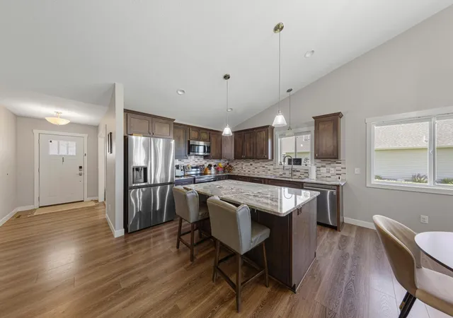 Photo 3 of Single family home for sale at 10 Sunset Ct, North Mankato, MN 56003 | MLS# 7144904 | Listing updated on 2026-09-19