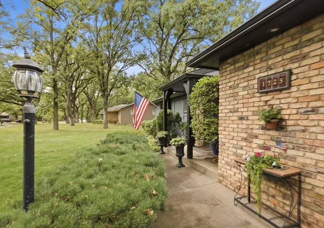 Photo 2 of Single family home for sale at 1725 Woodland Rd, Saint Cloud, MN 56304 | MLS# 7144925 | Listing updated on 2026-09-24