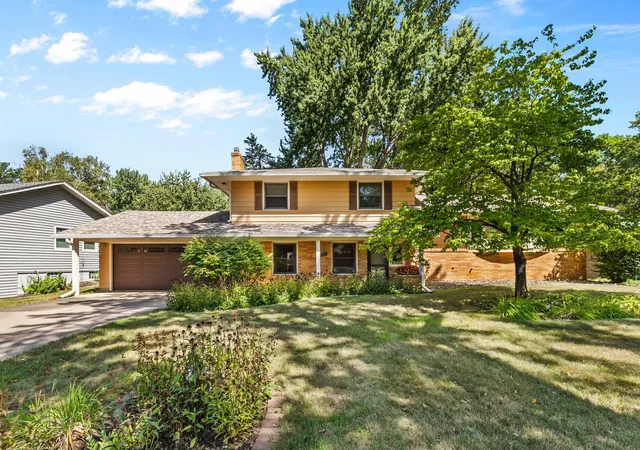 Photo 1 of Single family home for sale at 2567 Orchard Ln, Saint Paul, MN 55110 | MLS# 7144945 | Listing updated on 2026-10-01