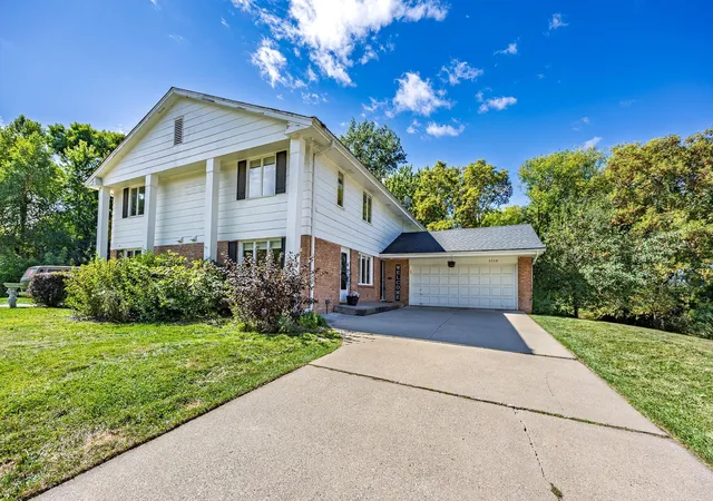 Photo 2 of Townhouse for sale at 5316 Malibu Dr, Minneapolis, MN 55436 | MLS# 7144946 | Listing updated on 2026-09-17
