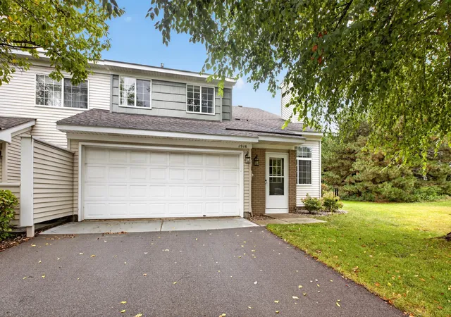 Photo 3 of Single family home for sale at 1916 Glenfield Ct #8, Saint Paul, MN 55122 | MLS# 7144968 | Listing updated on 2026-09-18