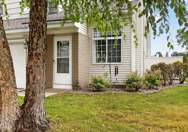 Photo 4 of Single family home for sale at 1916 Glenfield Ct #8, Saint Paul, MN 55122 | MLS# 7144968 | Listing updated on 2026-09-18