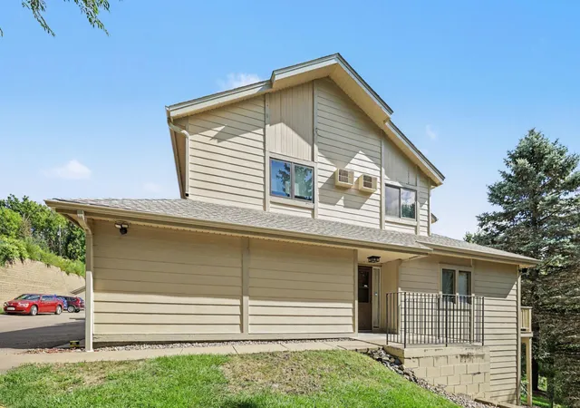 Photo 2 of Condo for sale at 1581 Wheelock Ln #206, Saint Paul, MN 55117 | MLS# 7144976 | Listing updated on 2026-09-29