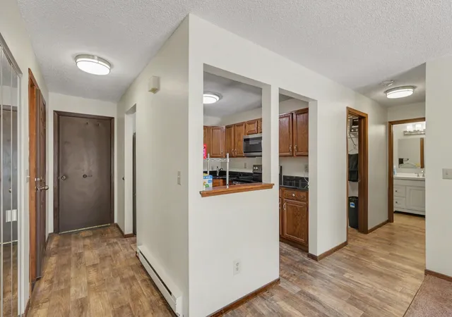 Photo 4 of Condo for sale at 1581 Wheelock Ln #206, Saint Paul, MN 55117 | MLS# 7144976 | Listing updated on 2026-09-29