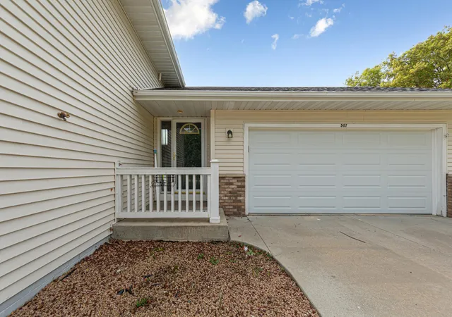 Photo 3 of Single family home for sale at 507 43rd Avenue NW, Rochester, MN 55901 | MLS# 7144981 | Listing updated on 2026-09-19