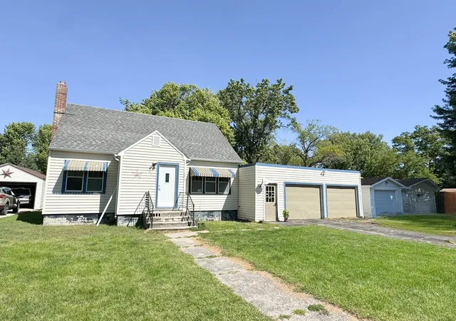 Photo 2 of Single family home for sale at 207 E Duroe St, Jeffers, MN 56145 | MLS# 7144990 | Listing updated on 2026-09-16