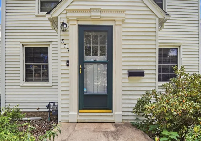 Photo 2 of Single family home for sale at 803 5th Avenue Sw, Austin, MN 55912 | MLS# 7144992 | Listing updated on 2026-09-17