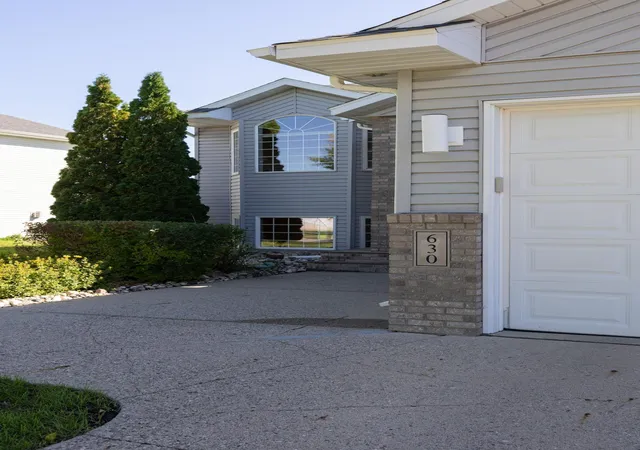 Photo 2 of Single family home for sale at 630 Wyndemere Dr, West Fargo, ND 58078 | MLS# 7145011 | Listing updated on 2026-10-12