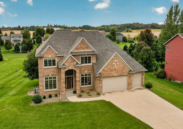 Photo 2 of Single family home for sale at 570 Valley View Rd Sw, Oronoco, MN 55960 | MLS# 7145014 | Listing updated on 2026-10-16
