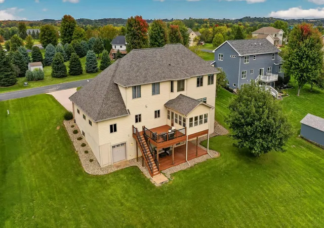Photo 3 of Single family home for sale at 570 Valley View Rd Sw, Oronoco, MN 55960 | MLS# 7145014 | Listing updated on 2026-10-16
