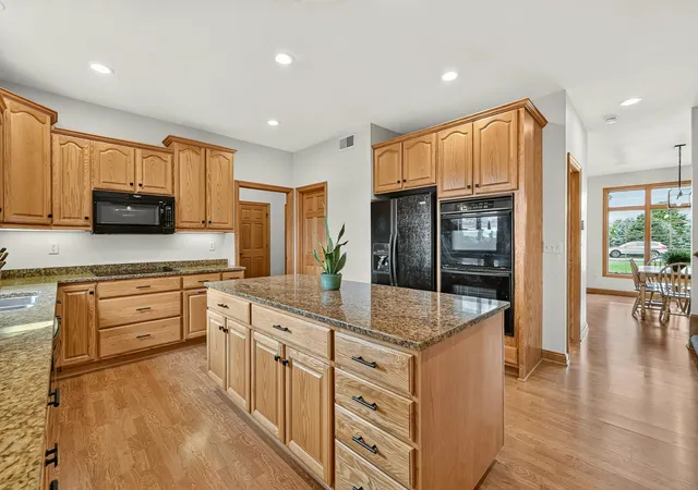 Photo 4 of Single family home for sale at 570 Valley View Rd SW, Oronoco, MN 55960 | MLS# 7145014 | Listing updated on 2026-10-16