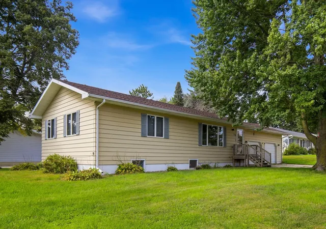 Photo 1 of Single family home for sale at 308 Se Oak St, Brownsdale, MN 55918 | MLS# 7145018 | Listing updated on 2026-09-18