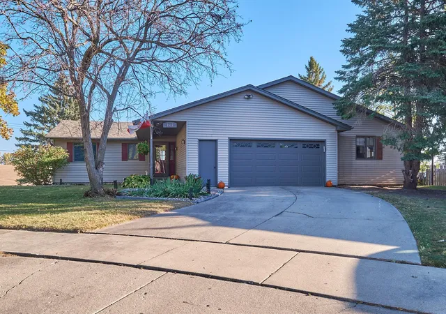 Photo 1 of Sale Pending at 2612 28th Avenue Nw, Rochester, MN 55901 | MLS# 7145021 | Listing updated on 2026-09-23