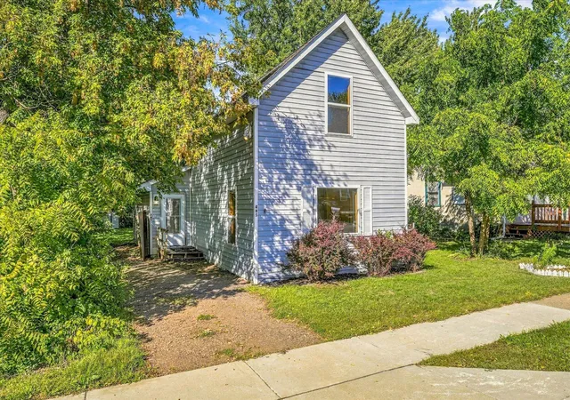 Photo 3 of Sale Pending at 445 W 3rd Street, Rush City, MN 55069 | MLS# 7145024 | Listing updated on 2026-09-27
