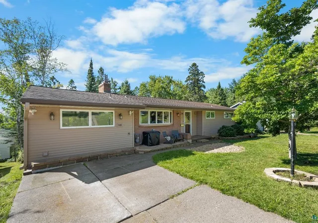 Single family home for sale at 5310 Oakley St, Duluth, MN 55804 | MLS# 7145027
