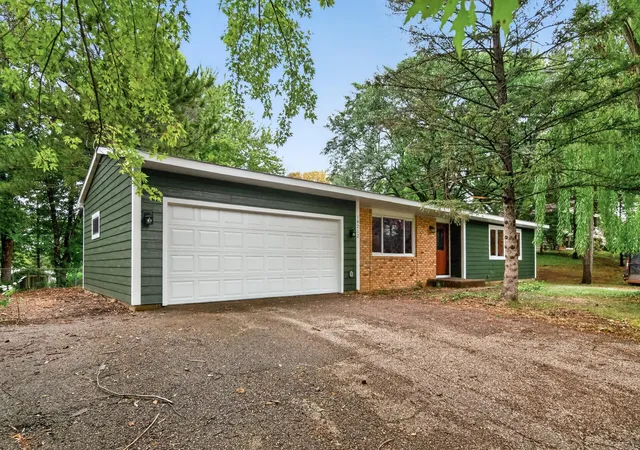 Photo 1 of Single family home for sale at 18212 Ginavale Ln, Eden Prairie, MN 55346 | MLS# 7145037 | Listing updated on 2026-09-19