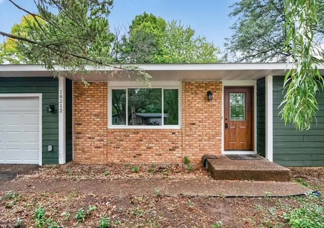 Photo 2 of Single family home for sale at 18212 Ginavale Ln, Eden Prairie, MN 55346 | MLS# 7145037 | Listing updated on 2026-09-19