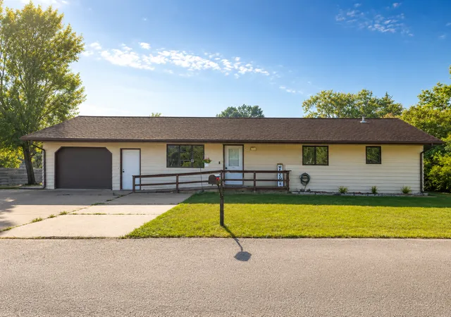 Photo 1 of Single family home for sale at 419 Olson Ave Ne, Bagley, MN 56621 | MLS# 7145044 | Listing updated on 2026-10-08