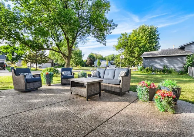 Photo 2 of Single family home for sale at 6078 Kalland Dr Ne, Albertville, MN 55301 | MLS# 7145046 | Listing updated on 2026-09-17