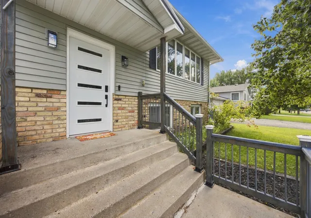 Photo 3 of Single family home for sale at 1317 Loring Ave, Detroit Lakes, MN 56501 | MLS# 7145063 | Listing updated on 2026-09-18