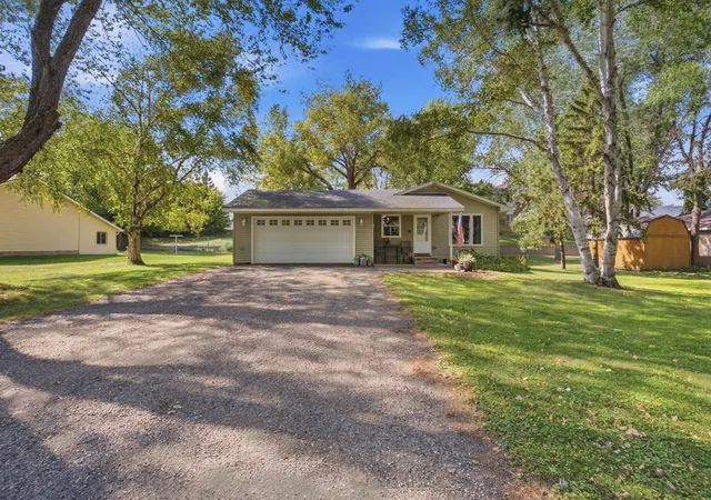 Photo 1 of Sale Pending at 210 Lakeview Dr, Spicer, MN 56288 | MLS# 7145073 | Listing updated on 2026-09-24