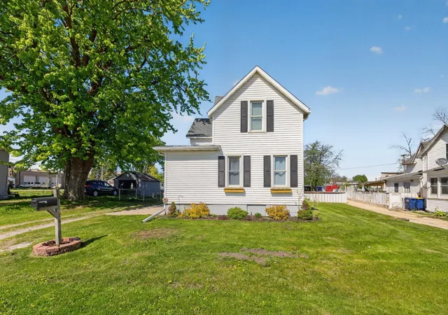 Photo 2 of Single family home for sale at 128 Langford Ave, Kenyon, MN 55946 | MLS# 7145099 | Listing updated on 2026-10-20
