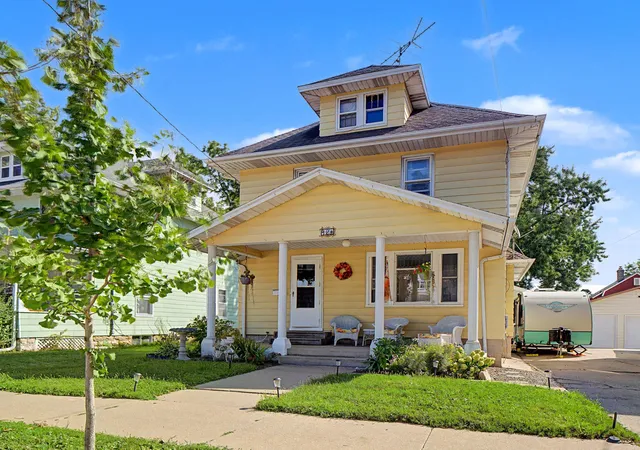 Photo 1 of Single family home for sale at 124 11th Avenue Se, Rochester, MN 55904 | MLS# 7145104 | Listing updated on 2026-09-18