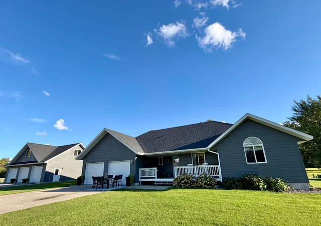 Photo 3 of Single family home for sale at 1012 6th Street Se, Roseau, MN 56751 | MLS# 7145112 | Listing updated on 2026-09-16