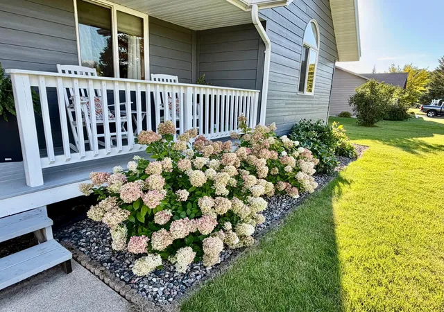 Photo 3 of Single family home for sale at 1012 6th Street SE, Roseau, MN 56751 | MLS# 7145112 | Listing updated on 2026-09-16
