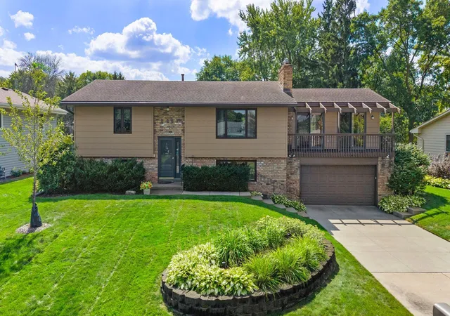 Photo 1 of Sale Pending at 2683 17th Terrace Nw, Saint Paul, MN 55112 | MLS# 7145118 | Listing updated on 2026-10-09