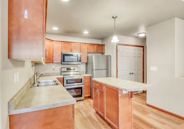 Photo 2 of Townhouse for sale at 1107 37th Avenue S, Moorhead, MN 56560 | MLS# 7145121 | Listing updated on 2026-09-23