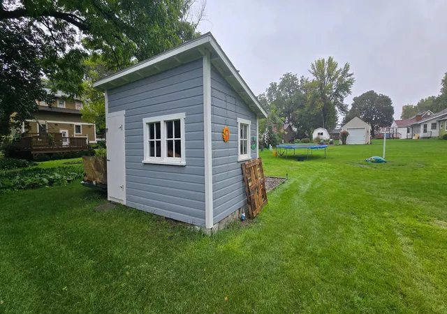 Photo 3 of Single family home for sale at 233 N 1st Avenue E, Truman, MN 56088 | MLS# 7145131 | Listing updated on 2026-09-22