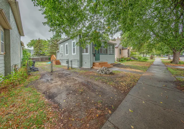 Photo 3 of Single family home for sale at 415 Bay St, Saint Paul, MN 55102 | MLS# 7145137 | Listing updated on 2026-09-19